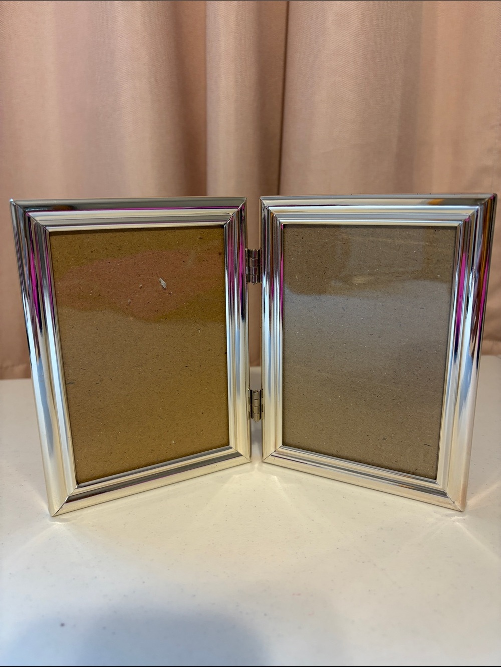 Fetco Silverplate Dual hinged 3.5 x 5” photo frame